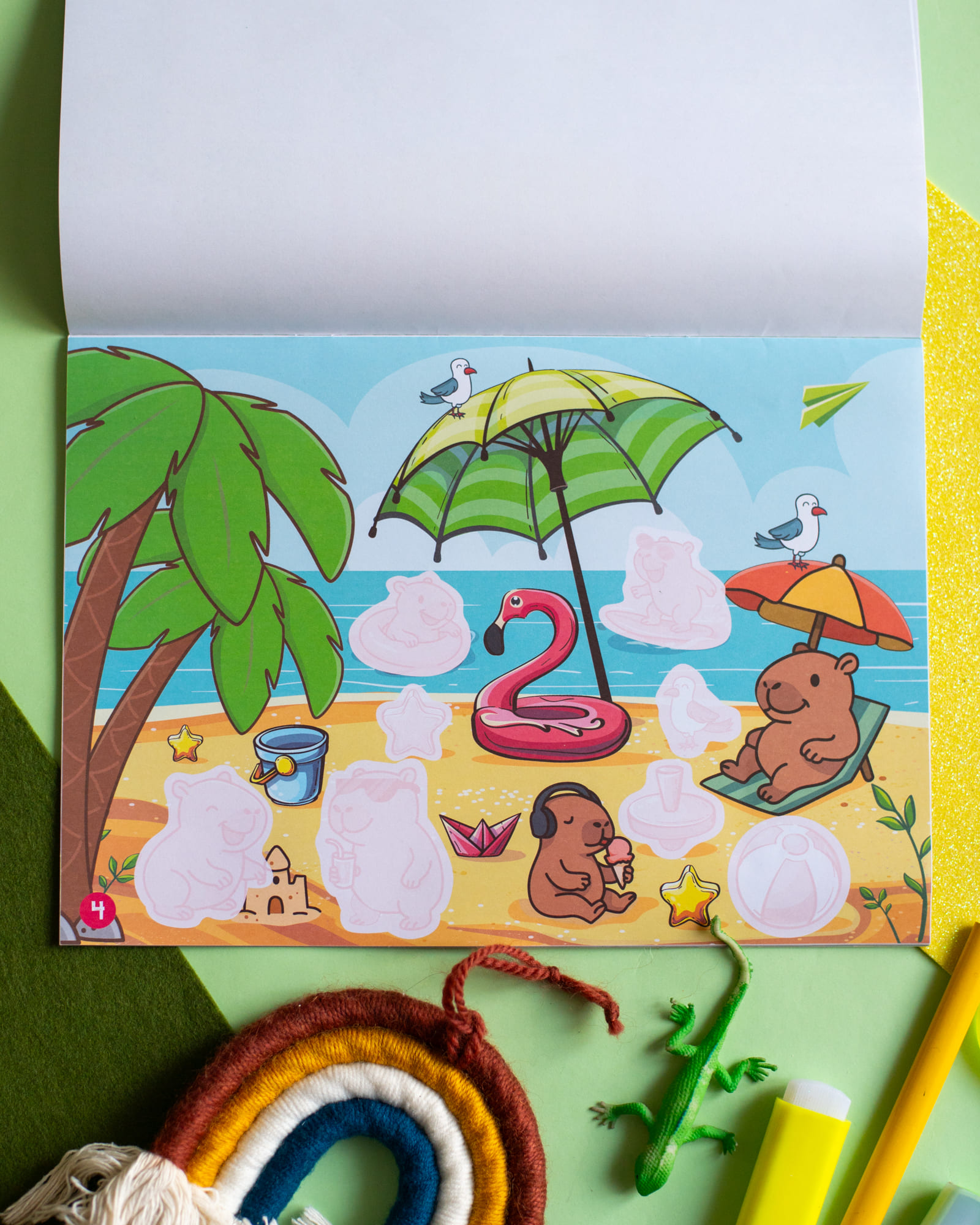 Альбом із наліпками «Капібари» - фото Ранок Креатив