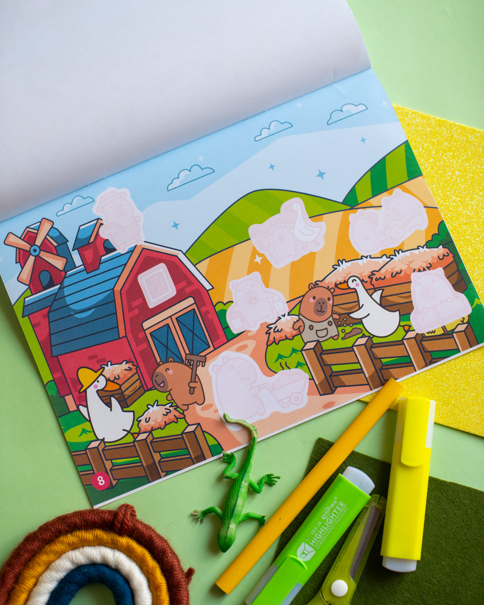 Альбом із наліпками «Капібари» - фото Ранок Креатив